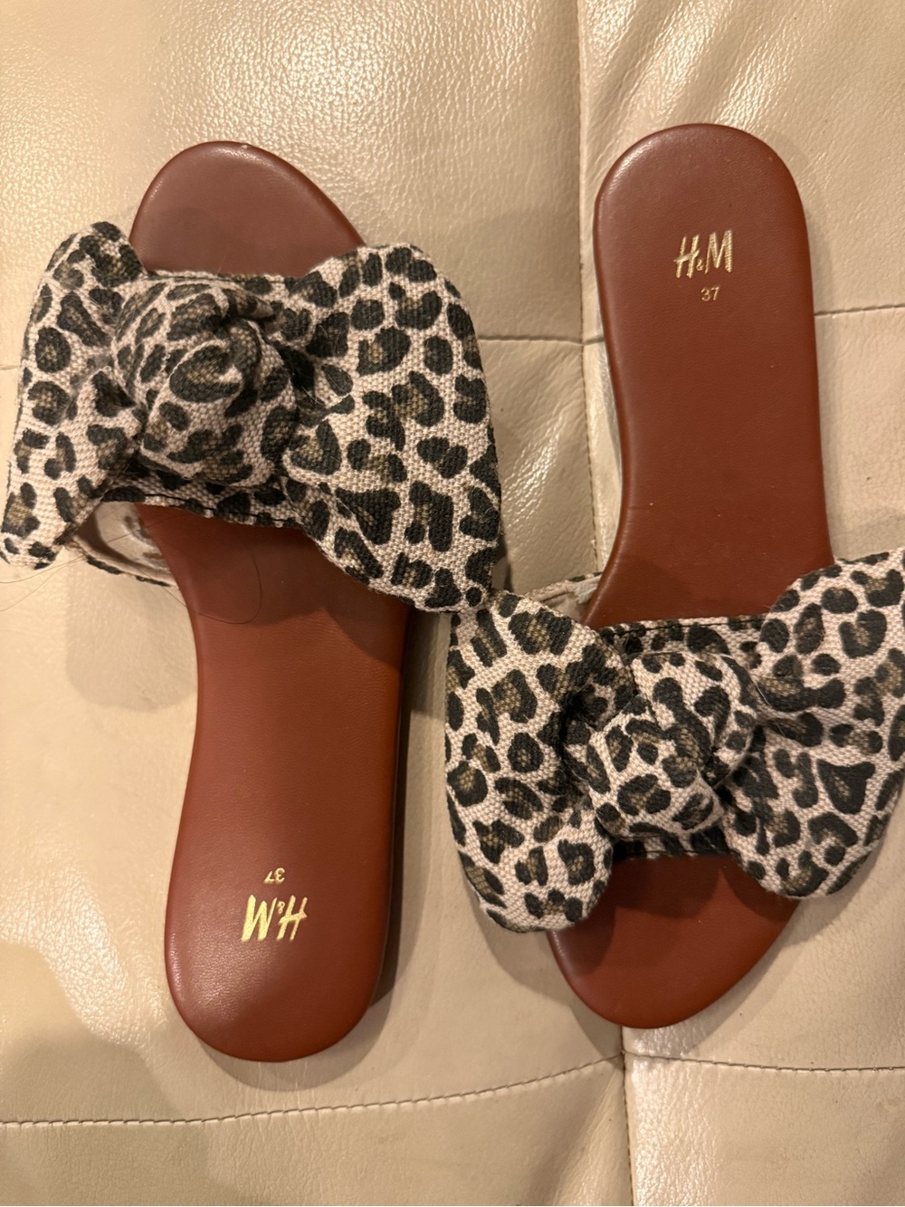 H&M Leopard Bow Slide Sandals in Black & Brown